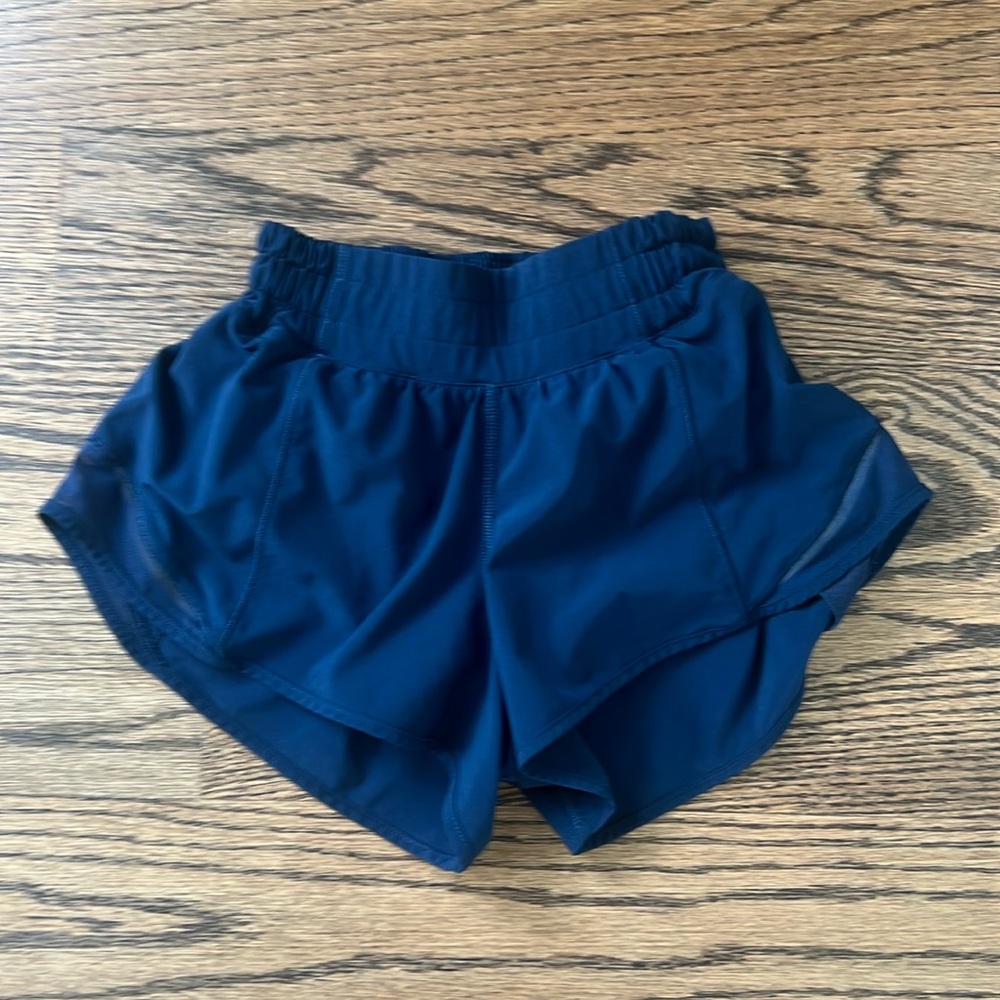 Lululemon Hotty Hot 2.5 Low Rise Shorts